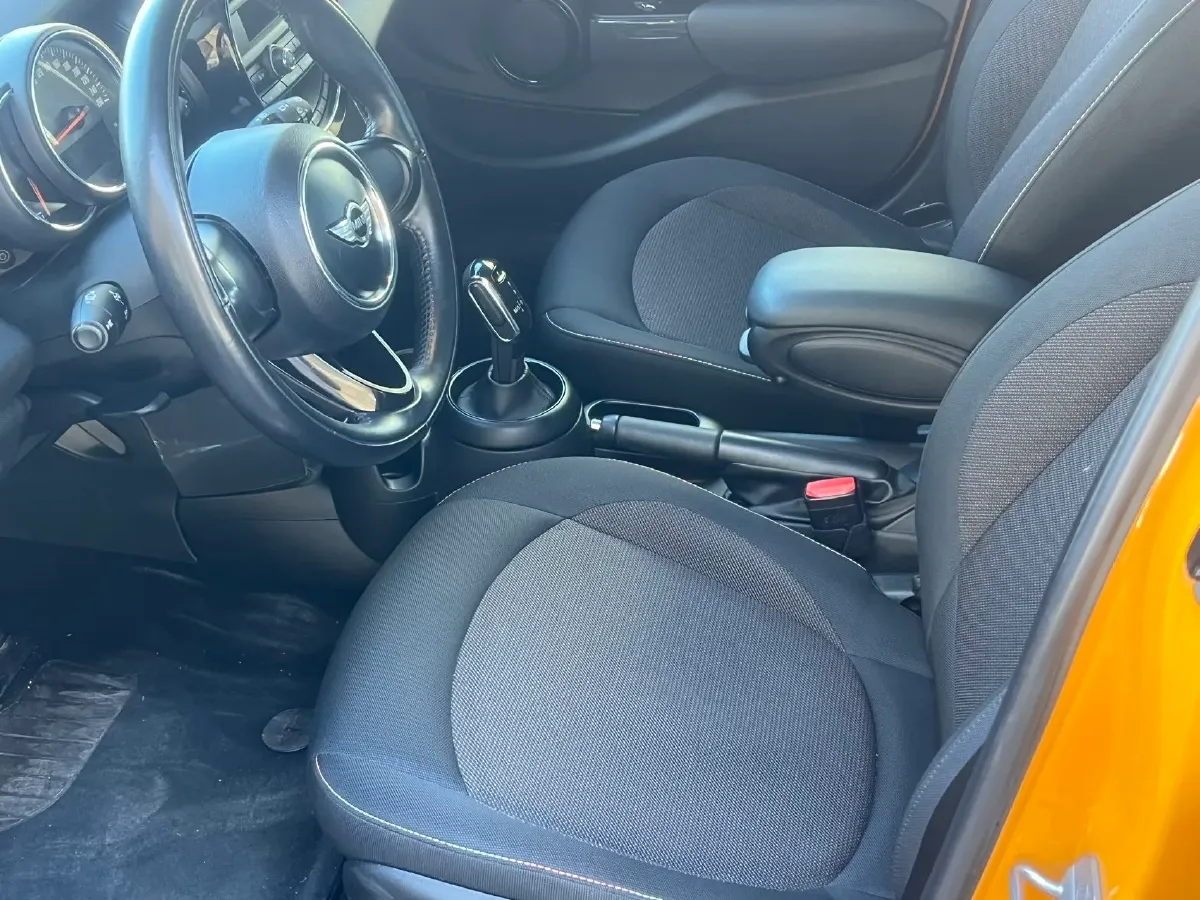 2017 MINI MINI 1.5T 136HP L3 6AT,autocango,china used car exporter,china ev exporter,chinese used car exporter,chinese used ev exporter