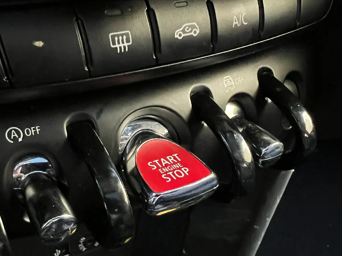 2017 MINI MINI 1.5T 136HP L3 6AT,autocango,china used car exporter,china ev exporter,chinese used car exporter,chinese used ev exporter