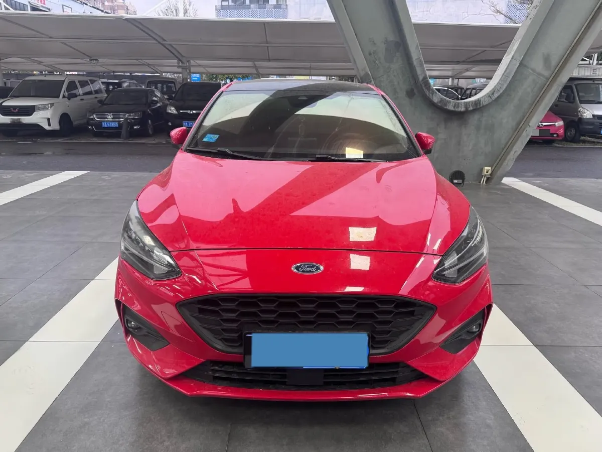 2020 Ford Focus 1.5T 174HP L3 8AT,autocango,china used car exporter,china ev exporter,chinese used car exporter,chinese used ev exporter