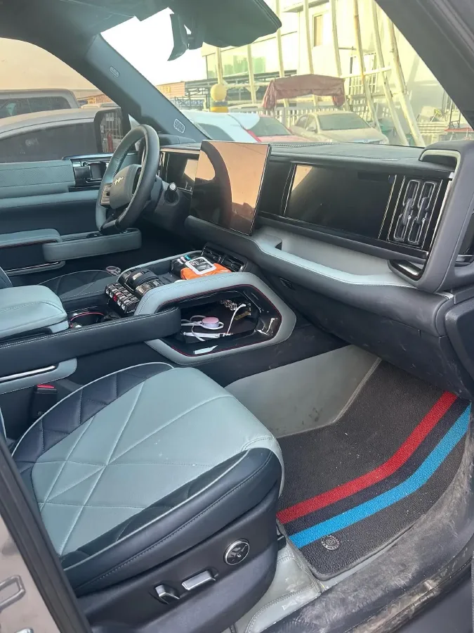 2025 FangChengBao Bao 5 1.5T 194HP L4 E-CVT PHEV 31.8KWH,autocango,china used car exporter,china ev exporter,chinese used car exporter,chinese used ev exporter