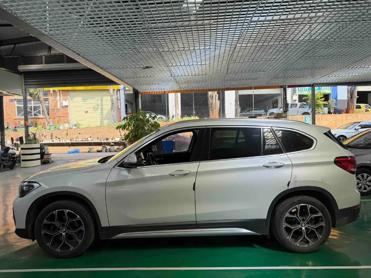2020 BMW X1 1.5T 140HP L3 7DCT,autocango,china used car exporter,china ev exporter,chinese used car exporter,chinese used ev exporter