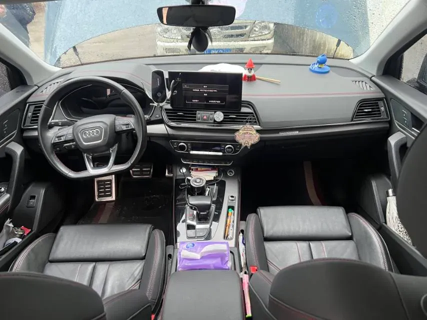 2022 Audi Q5L 2.0T 190HP L4 7DCT,autocango,china used car exporter,china ev exporter,chinese used car exporter,chinese used ev exporter