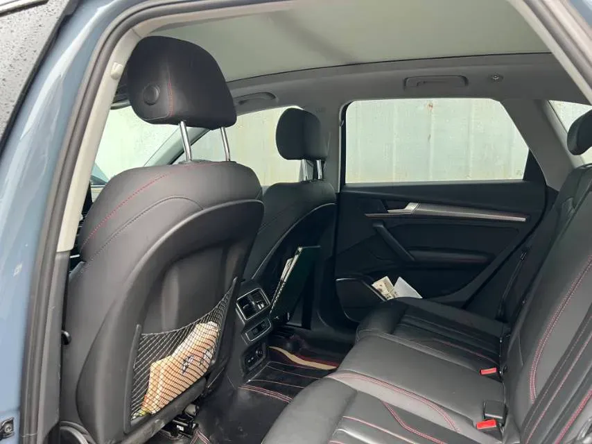 2022 Audi Q5L 2.0T 190HP L4 7DCT,autocango,china used car exporter,china ev exporter,chinese used car exporter,chinese used ev exporter