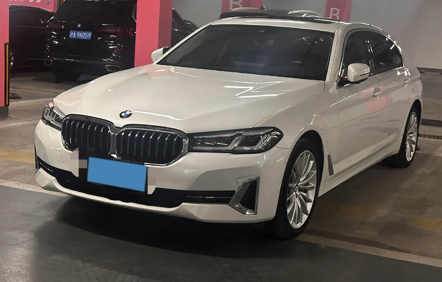 2022 BMW 5 Series 2.0T 252HP L4 8AT,autocango,china used car exporter,china ev exporter,chinese used car exporter,chinese used ev exporter