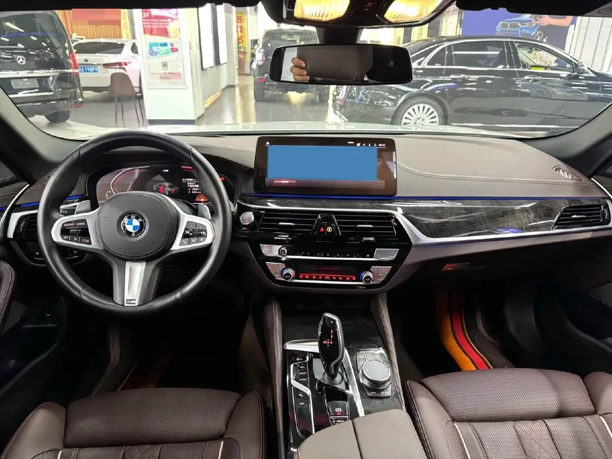 2021 BMW 5 Series 2.0T 252HP L4 8AT,autocango,china used car exporter,china ev exporter,chinese used car exporter,chinese used ev exporter