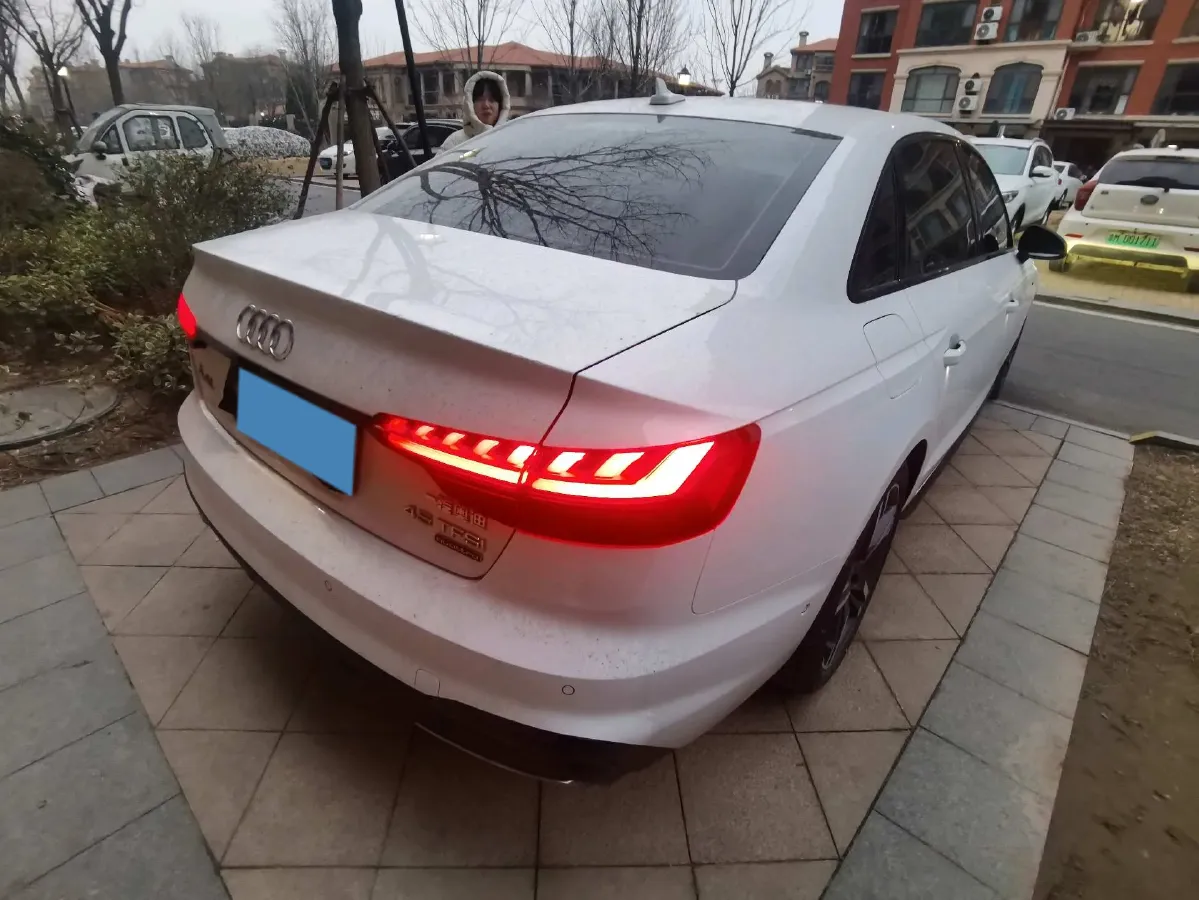 2022 Audi A4L 2.0T 190HP L4 7DCT,autocango,china used car exporter,china ev exporter,chinese used car exporter,chinese used ev exporter