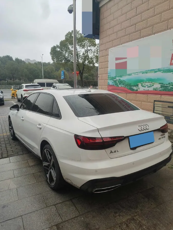 2024 Audi A4L 2.0T 190HP L4 7DCT,autocango,china used car exporter,china ev exporter,chinese used car exporter,chinese used ev exporter