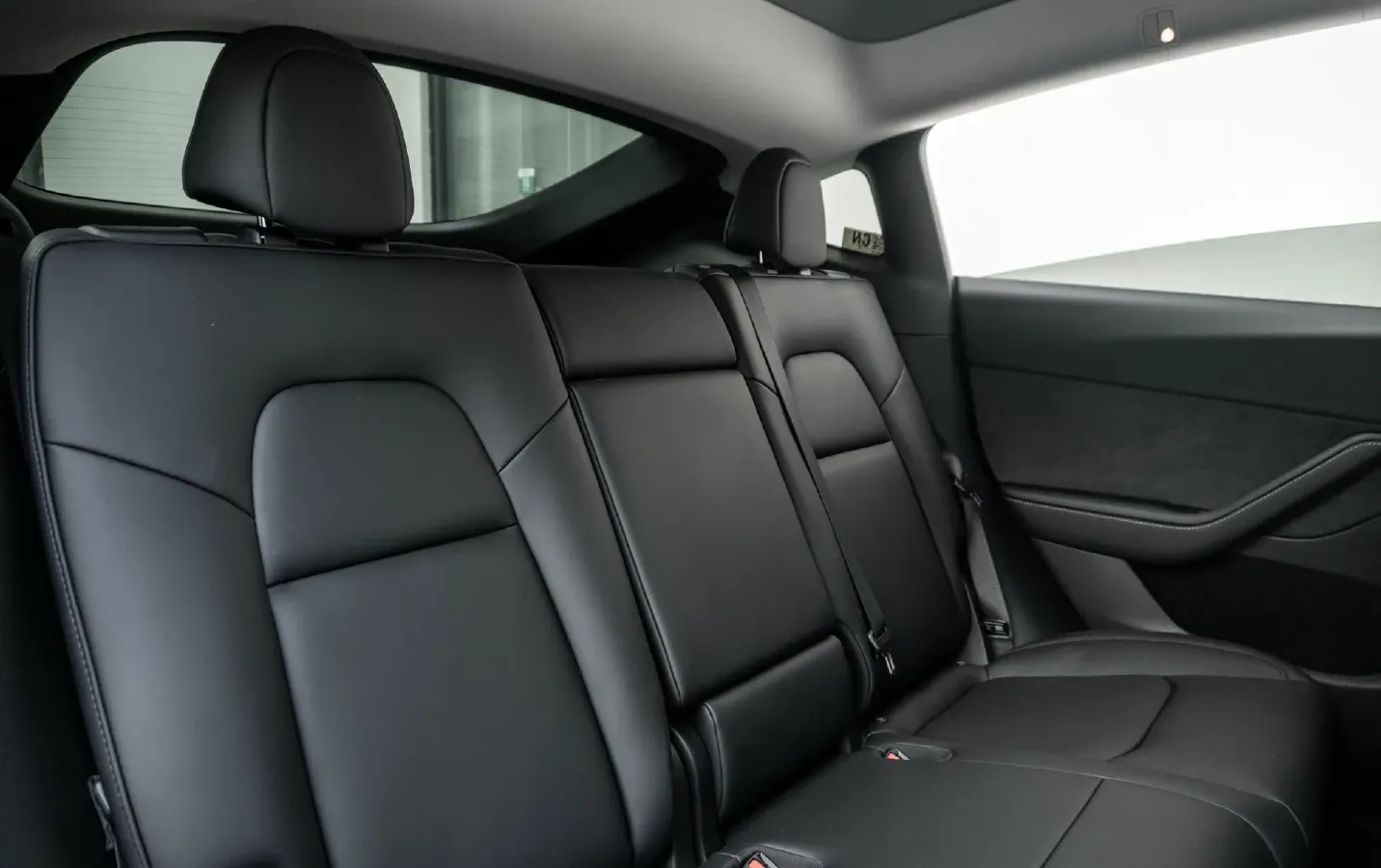 2022 Tesla Model Y BEV 60KWH,autocango,china used car exporter,china ev exporter,chinese used car exporter,chinese used ev exporter