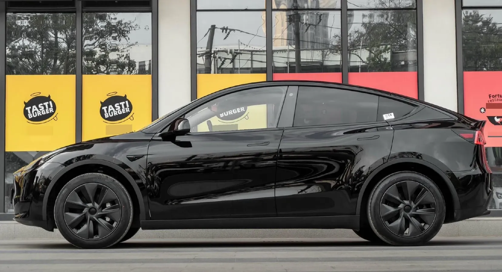 2022 Tesla Model Y BEV 60KWH,autocango,china used car exporter,china ev exporter,chinese used car exporter,chinese used ev exporter