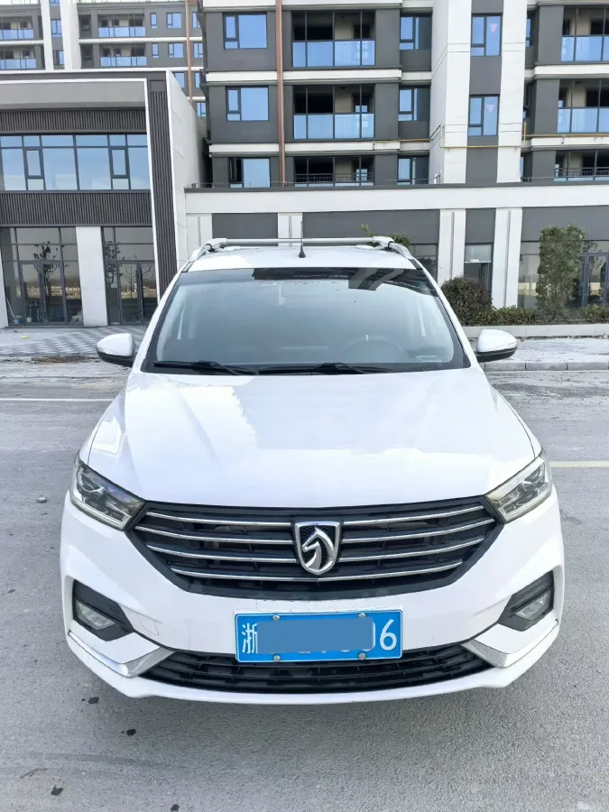 2018 BaoJun 360 1.5L 112HP L4 6MT,autocango,china used car exporter,china ev exporter,chinese used car exporter,chinese used ev exporter