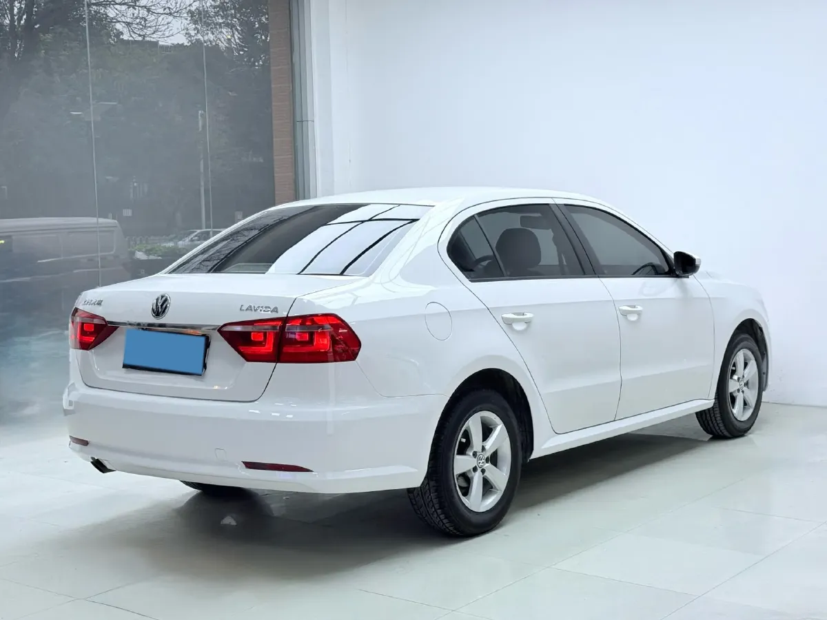 2017 Volkswagen Lavida 1.6L 110HP L4 5MT,autocango,china used car exporter,china ev exporter,chinese used car exporter,chinese used ev exporter