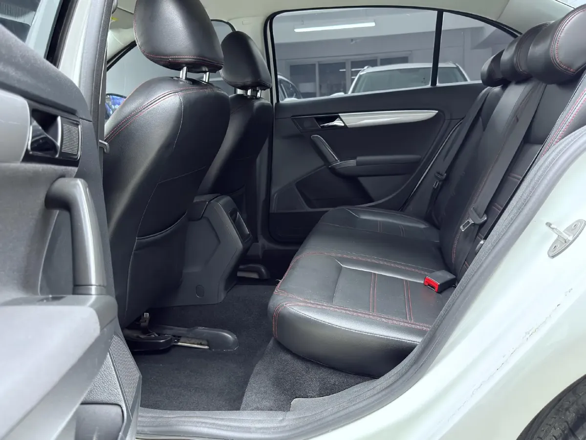 2017 Volkswagen Lavida 1.6L 110HP L4 5MT,autocango,china used car exporter,china ev exporter,chinese used car exporter,chinese used ev exporter