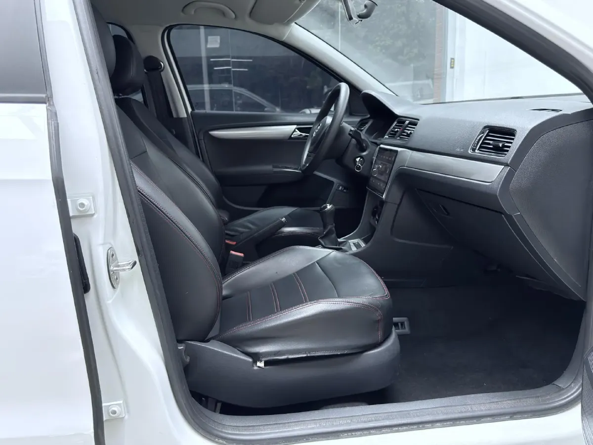 2017 Volkswagen Lavida 1.6L 110HP L4 5MT,autocango,china used car exporter,china ev exporter,chinese used car exporter,chinese used ev exporter