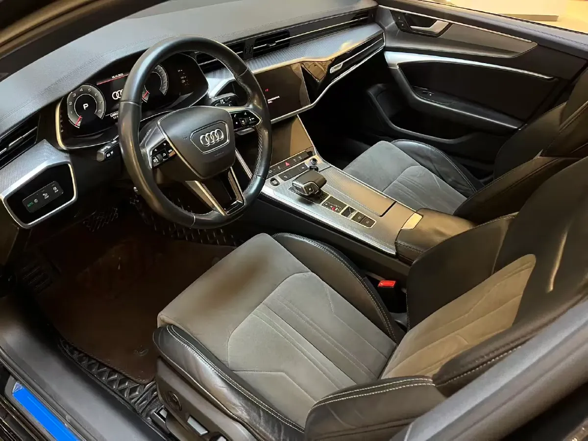 2022 Audi A6L 2.0T 190HP L4 7DCT,autocango,china used car exporter,china ev exporter,chinese used car exporter,chinese used ev exporter