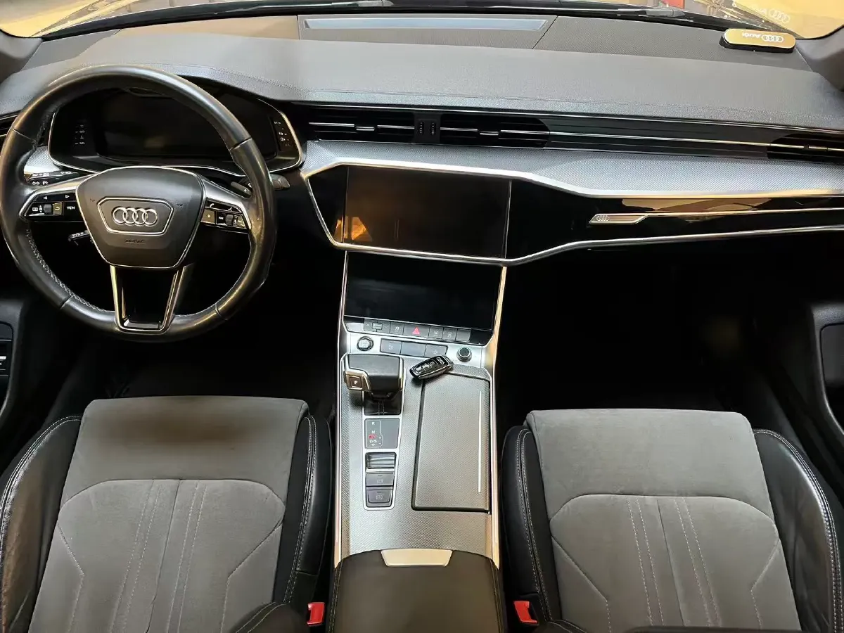 2022 Audi A6L 2.0T 190HP L4 7DCT,autocango,china used car exporter,china ev exporter,chinese used car exporter,chinese used ev exporter