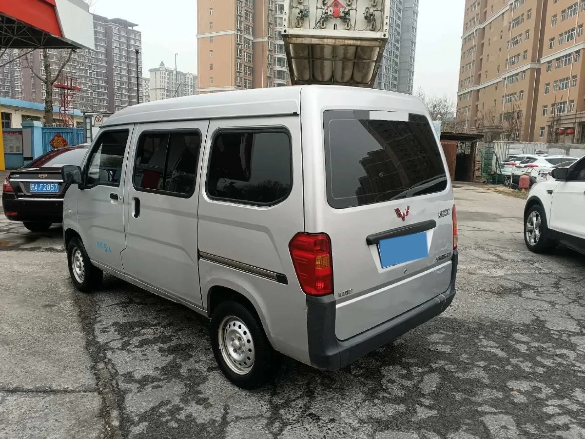 2020 WuLing ZhiGuang 1.2L 76HP L4 5MT,autocango,china used car exporter,china ev exporter,chinese used car exporter,chinese used ev exporter