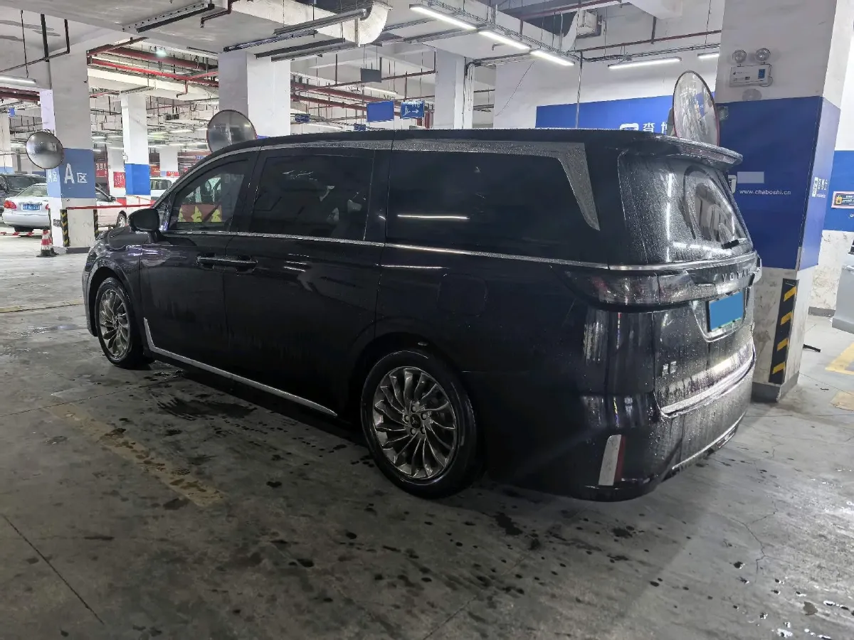 2022 Voyah Dream 1.5T 136HP L4 PHEV 25.57KWH,autocango,china used car exporter,china ev exporter,chinese used car exporter,chinese used ev exporter
