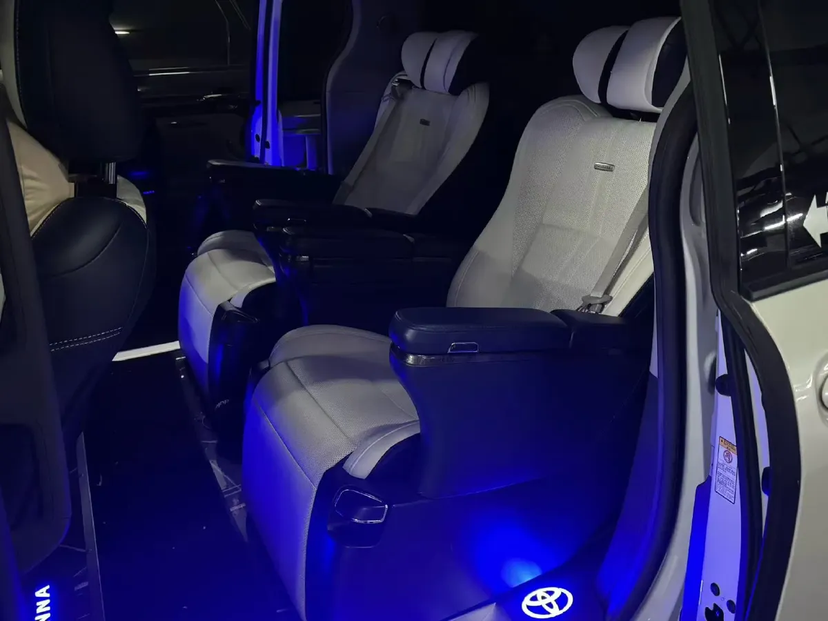 2021 Toyota Sienna 2.5L 192HP L4 E-CVT Hybrid,autocango,china used car exporter,china ev exporter,chinese used car exporter,chinese used ev exporter