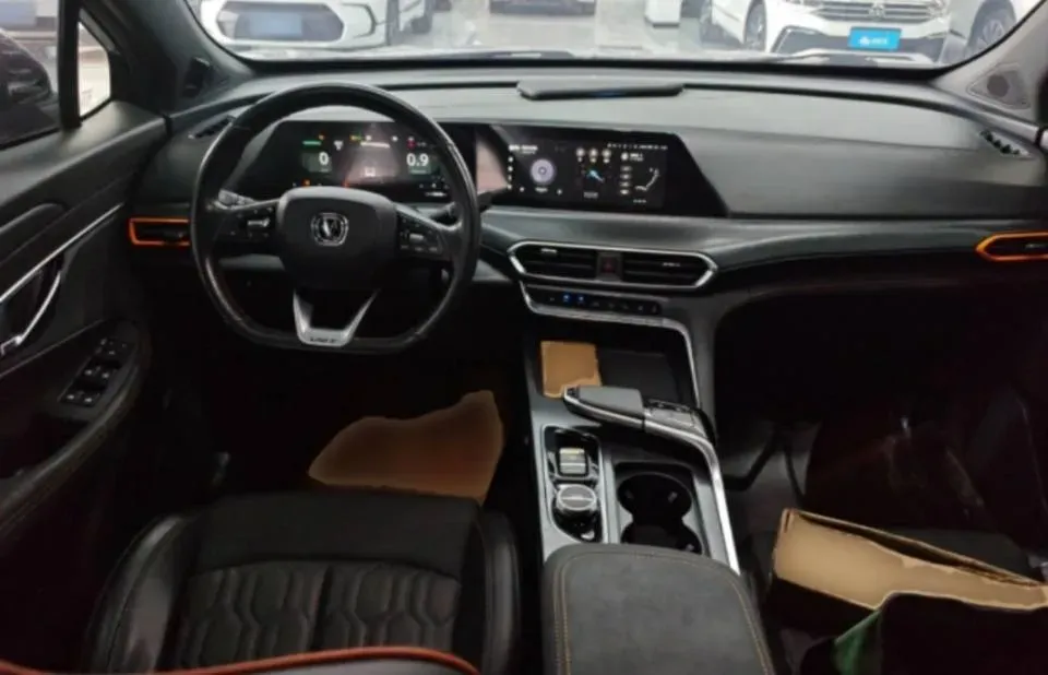 2022 ChangAn UNI-T 1.5T 188HP L4 7DCT,autocango,china used car exporter,china ev exporter,chinese used car exporter,chinese used ev exporter