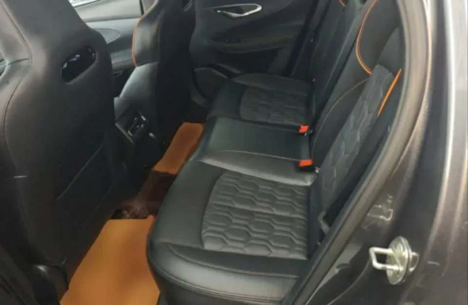 2022 ChangAn UNI-T 1.5T 188HP L4 7DCT,autocango,china used car exporter,china ev exporter,chinese used car exporter,chinese used ev exporter