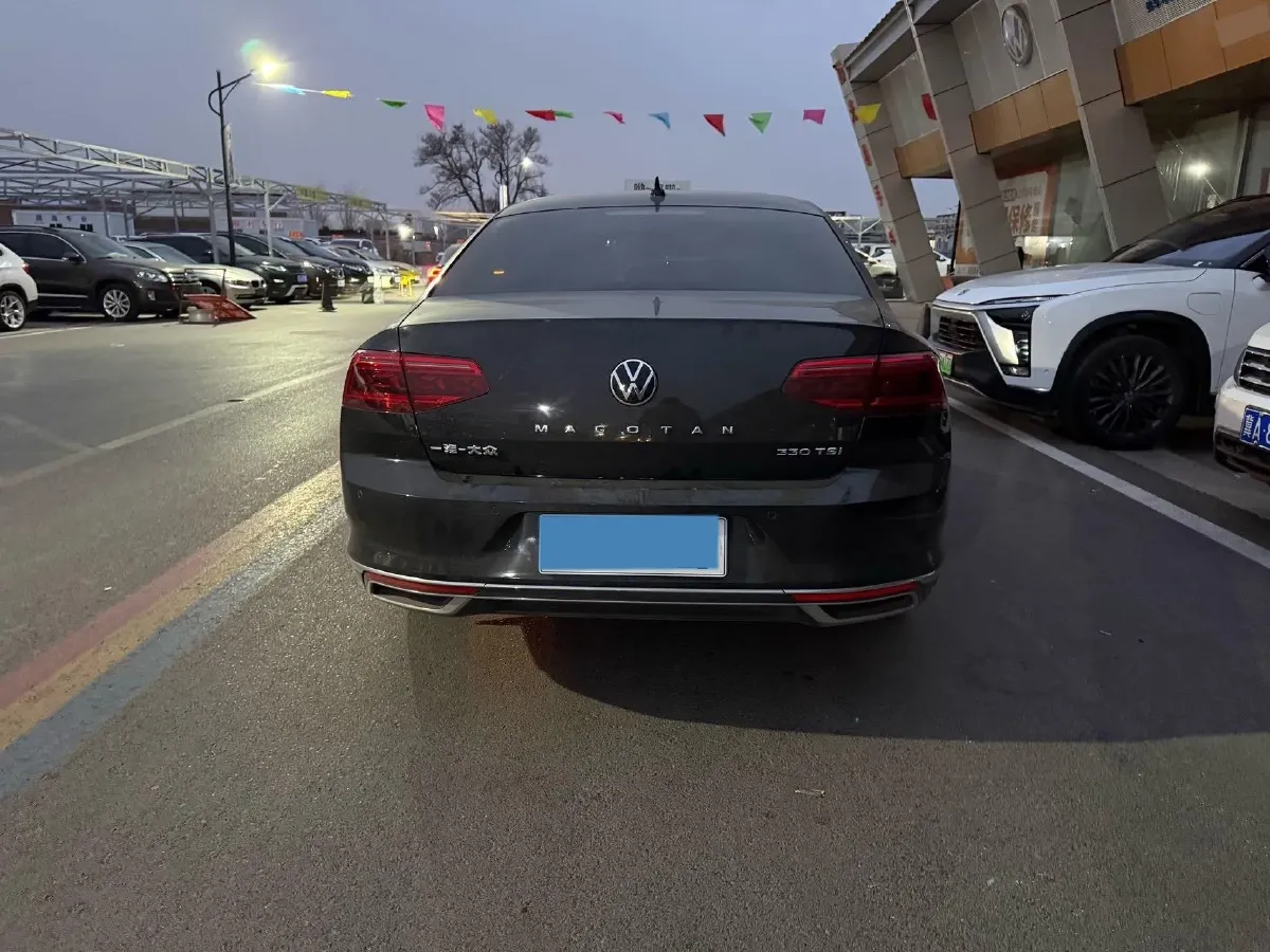 2020 Volkswagen Magotan 2.0T 186HP L4 7DCT,autocango,china used car exporter,china ev exporter,chinese used car exporter,chinese used ev exporter