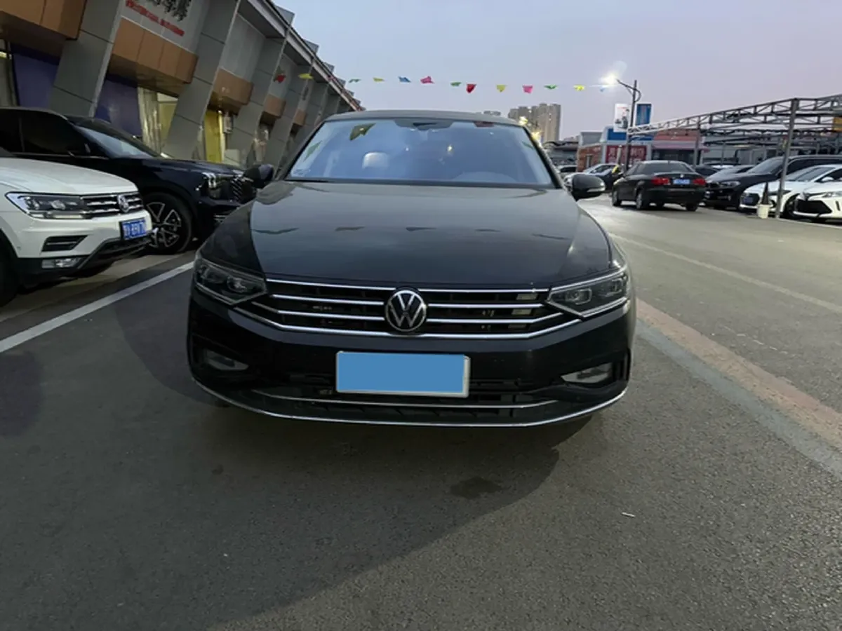 2020 Volkswagen Magotan 2.0T 186HP L4 7DCT,autocango,china used car exporter,china ev exporter,chinese used car exporter,chinese used ev exporter