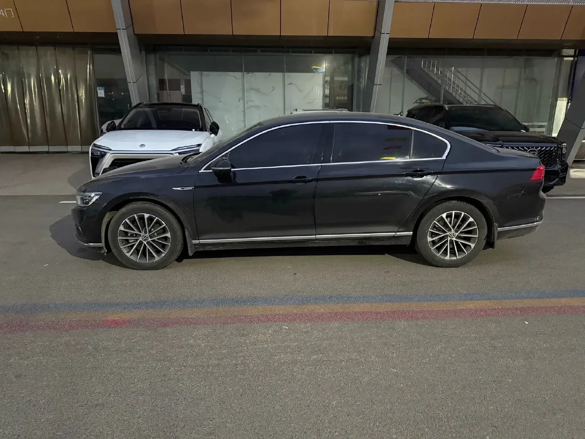 2020 Volkswagen Magotan 2.0T 186HP L4 7DCT,autocango,china used car exporter,china ev exporter,chinese used car exporter,chinese used ev exporter