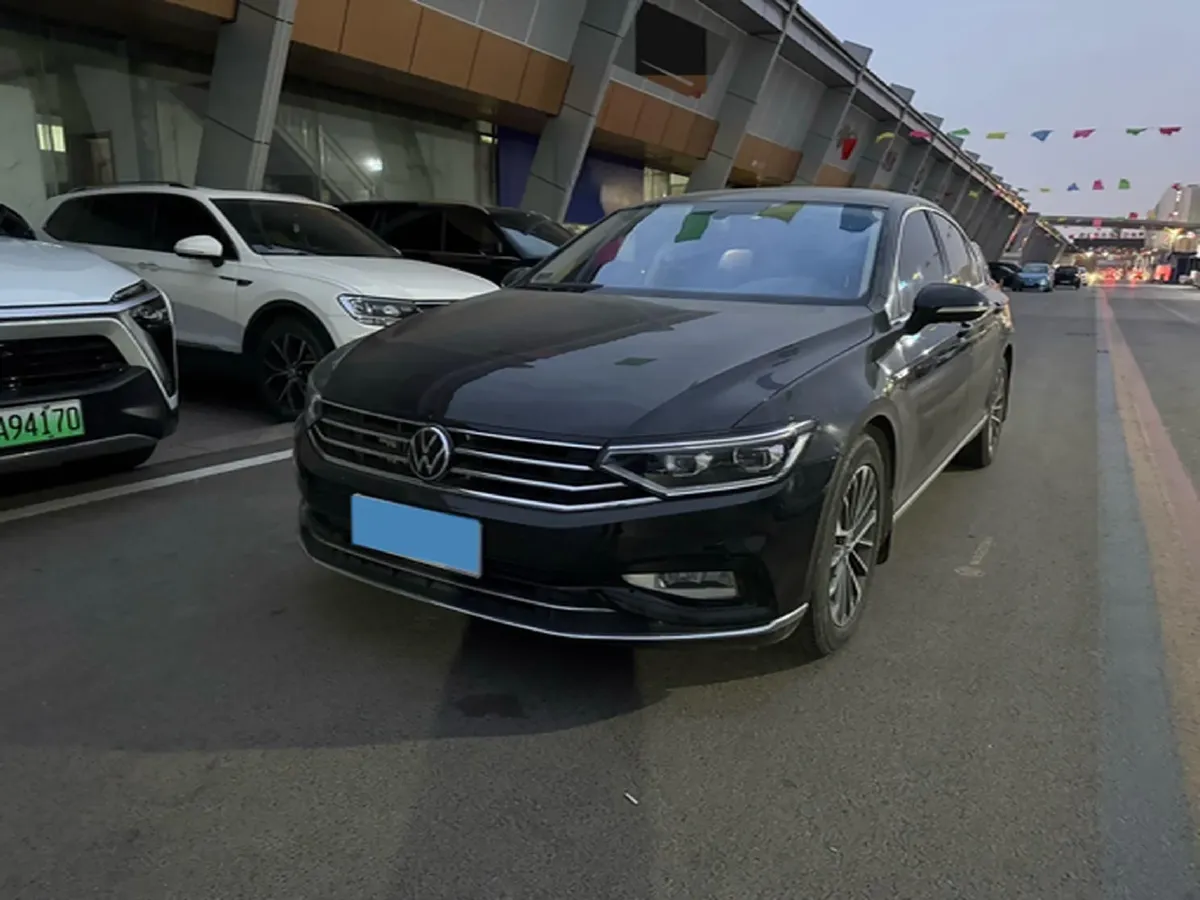 2020 Volkswagen Magotan 2.0T 186HP L4 7DCT,autocango,china used car exporter,china ev exporter,chinese used car exporter,chinese used ev exporter