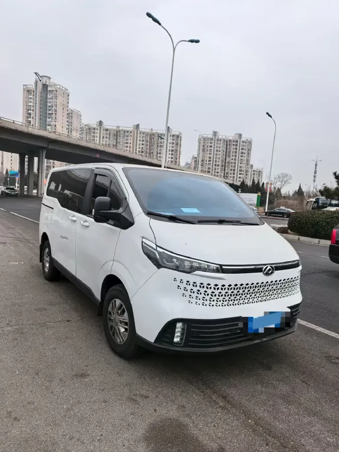 2023 MAXUS XinTu V70 2.0T 125HP L4 6MT,autocango,china used car exporter,china ev exporter,chinese used car exporter,chinese used ev exporter