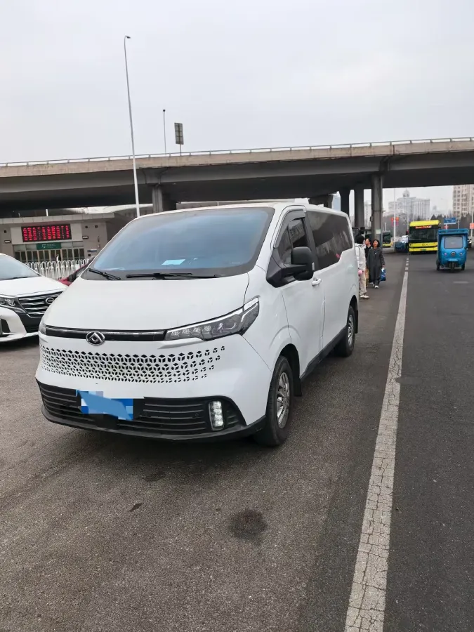 2023 MAXUS XinTu V70 2.0T 125HP L4 6MT,autocango,china used car exporter,china ev exporter,chinese used car exporter,chinese used ev exporter