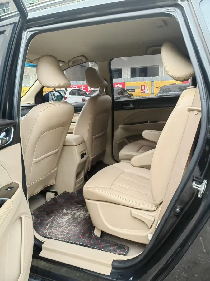 2016 BaoJun 730 1.5L 112HP L4 5MT,autocango,china used car exporter,china ev exporter,chinese used car exporter,chinese used ev exporter