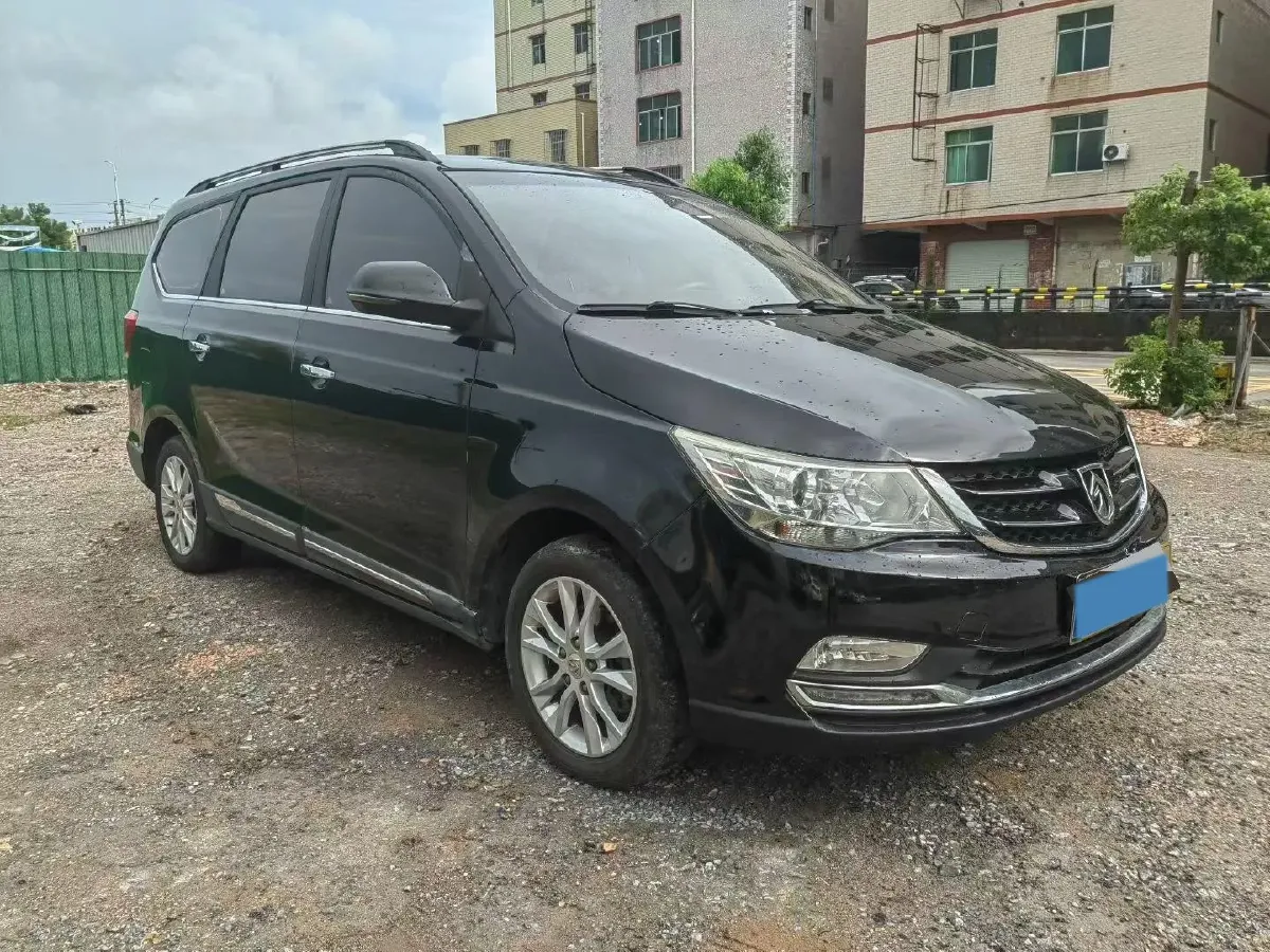 2016 BaoJun 730 1.5L 112HP L4 5MT,autocango,china used car exporter,china ev exporter,chinese used car exporter,chinese used ev exporter