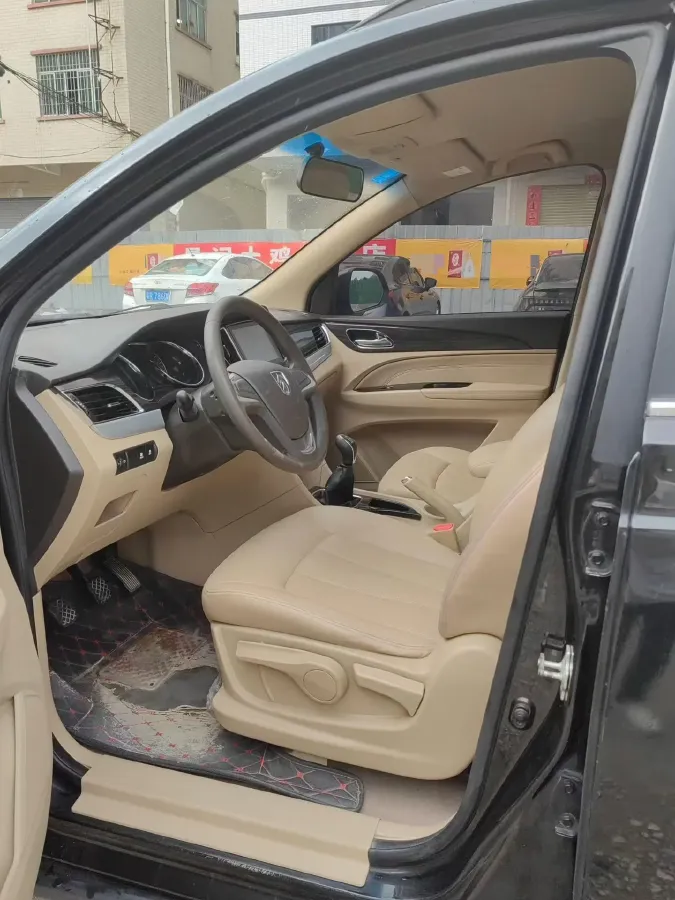 2016 BaoJun 730 1.5L 112HP L4 5MT,autocango,china used car exporter,china ev exporter,chinese used car exporter,chinese used ev exporter