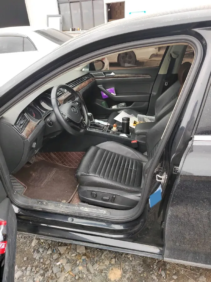 2019 Volkswagen Magotan 2.0T 186HP L4 7DCT,autocango,china used car exporter,china ev exporter,chinese used car exporter,chinese used ev exporter