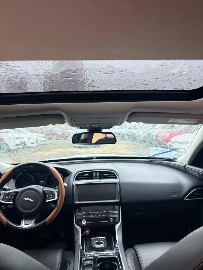 2019 HongQi H7 2.0T 204HP L4 6AT,autocango,china used car exporter,china ev exporter,chinese used car exporter,chinese used ev exporter