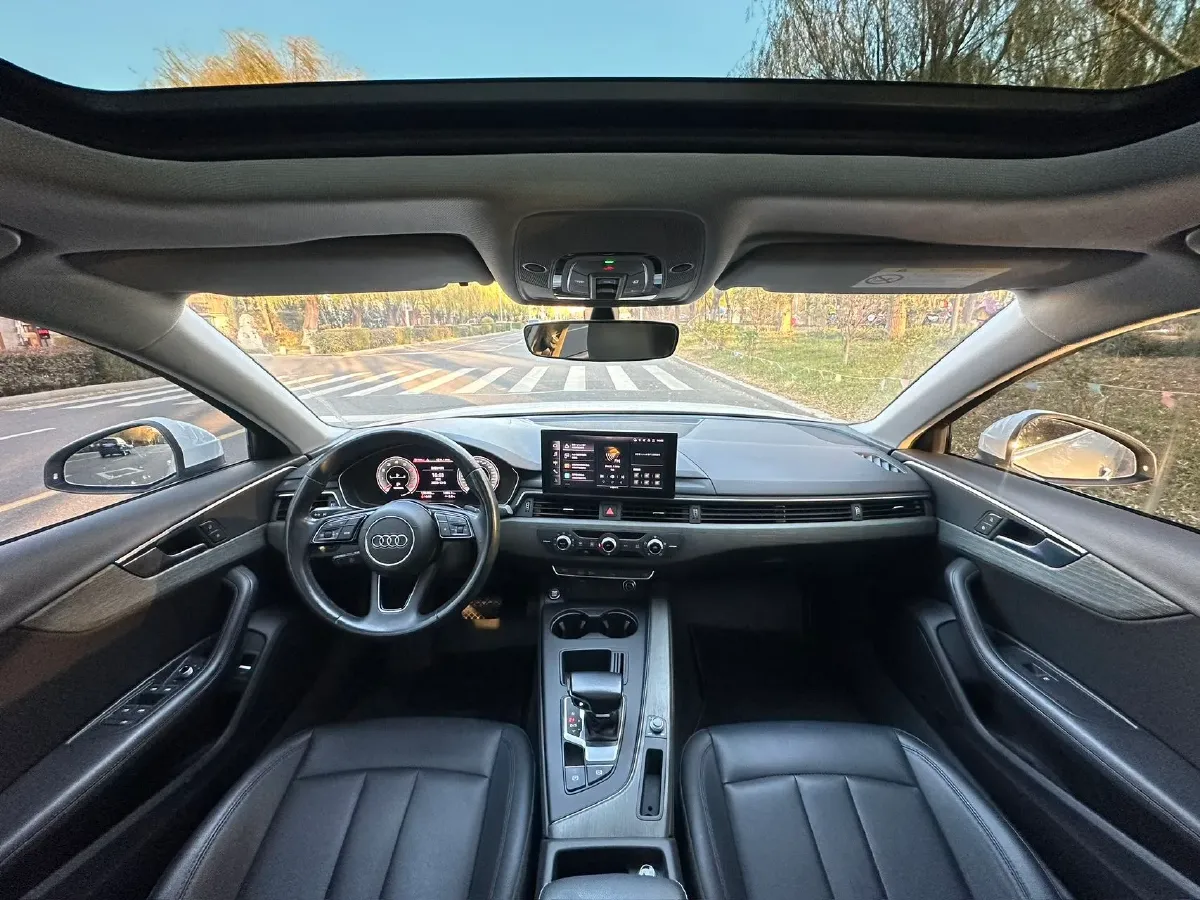 2022 Audi A4L 2.0T 190HP L4 7DCT,autocango,china used car exporter,china ev exporter,chinese used car exporter,chinese used ev exporter