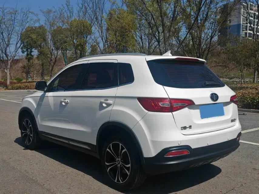 2017 FAW Senia R7 1.6L 116HP L4 6AT,autocango,china used car exporter,china ev exporter,chinese used car exporter,chinese used ev exporter