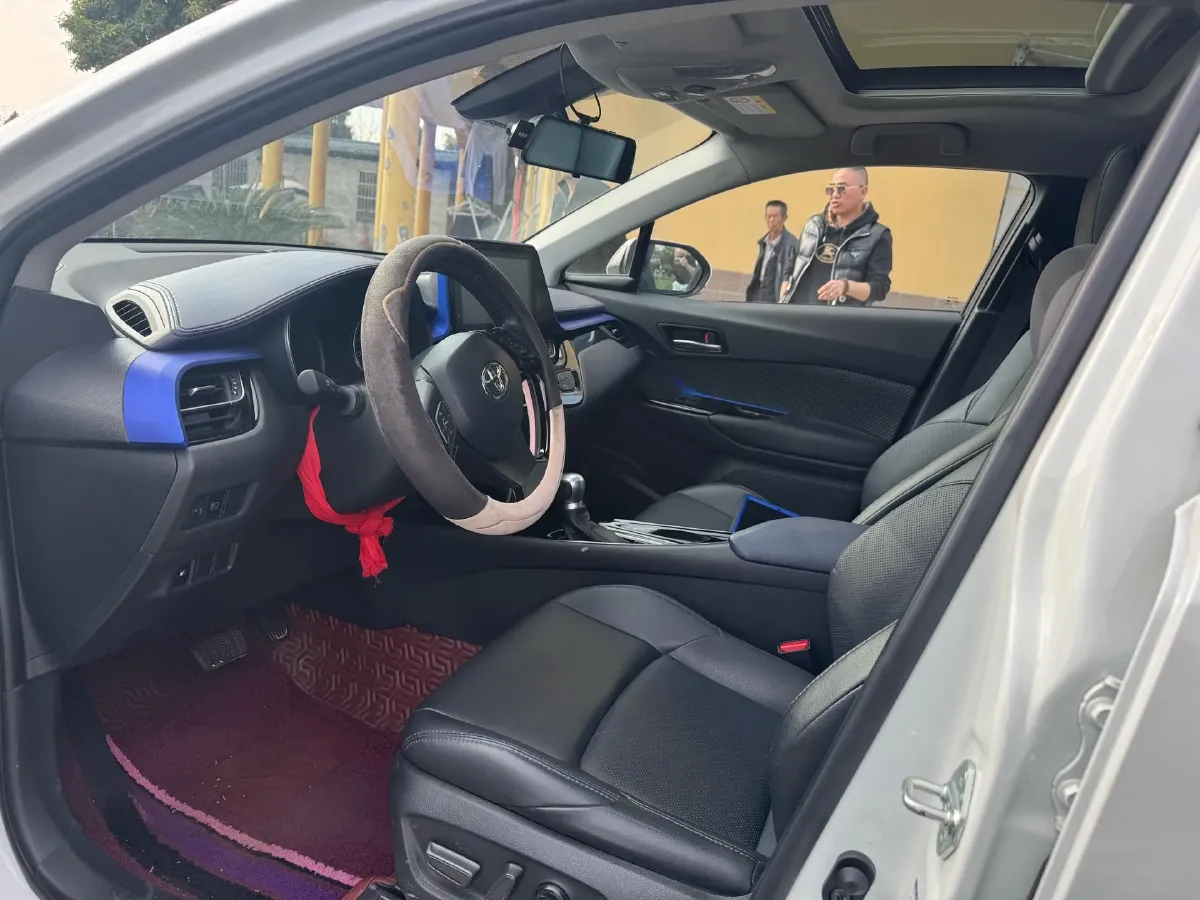 2023 Toyota C-HR 2.0L 171HP L4 CVT,autocango,china used car exporter,china ev exporter,chinese used car exporter,chinese used ev exporter