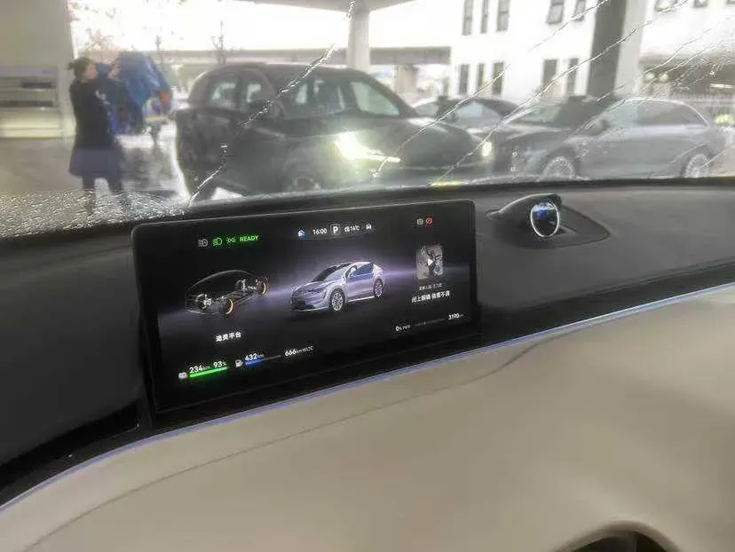 2025 Luxeed R7 REEV 156HP REEV,autocango,china used car exporter,china ev exporter,chinese used car exporter,chinese used ev exporter