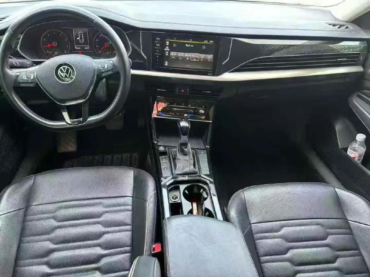 2021 Volkswagen Passat 2.0T 186HP L4 7DCT,autocango,china used car exporter,china ev exporter,chinese used car exporter,chinese used ev exporter