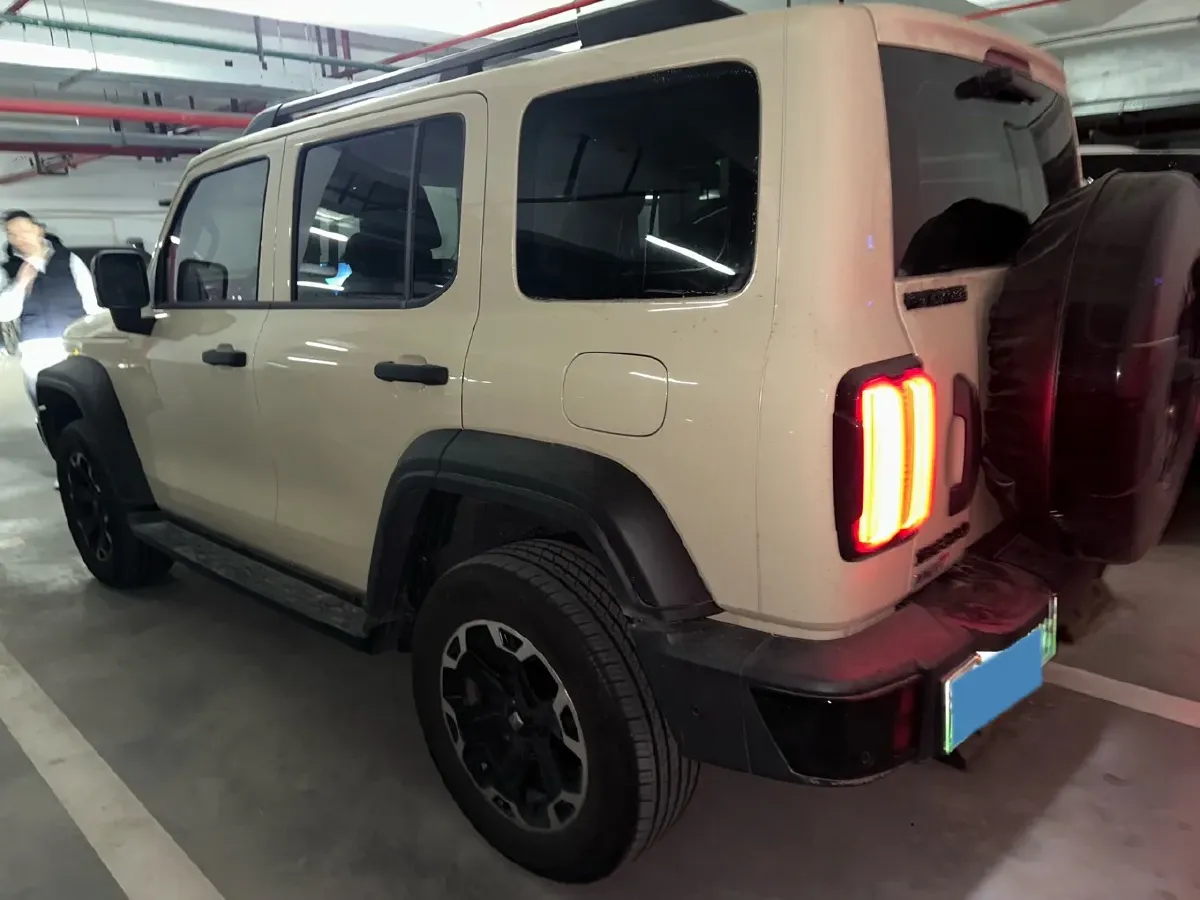 2025 Tank 300 2.0T 252HP L4 9AT PHEV,autocango,china used car exporter,china ev exporter,chinese used car exporter,chinese used ev exporter