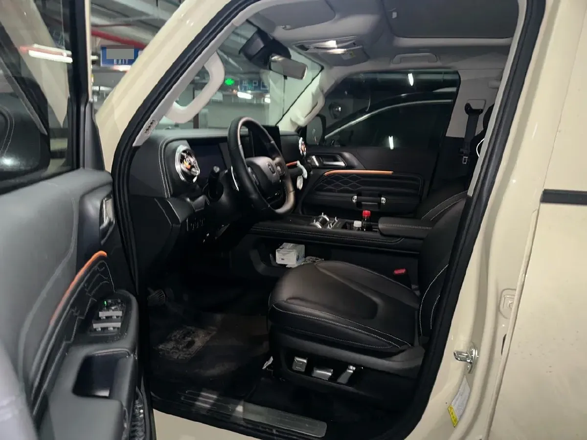 2025 Tank 300 2.0T 252HP L4 9AT PHEV,autocango,china used car exporter,china ev exporter,chinese used car exporter,chinese used ev exporter