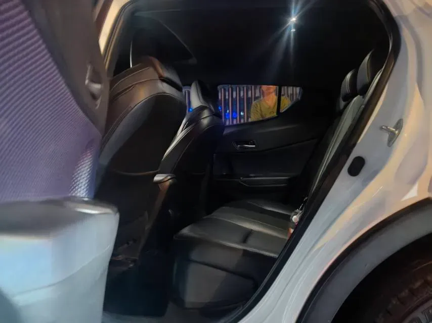 2020 Toyota C-HR 2.0L 171HP L4 CVT,autocango,china used car exporter,china ev exporter,chinese used car exporter,chinese used ev exporter