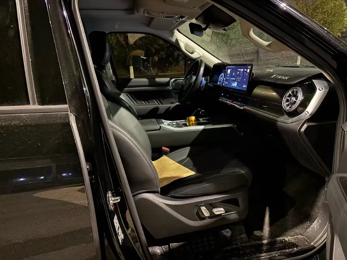 2024 Tank 400 2.0T 252HP L4 9AT PHEV 36.7/37.1KWH,autocango,china used car exporter,china ev exporter,chinese used car exporter,chinese used ev exporter