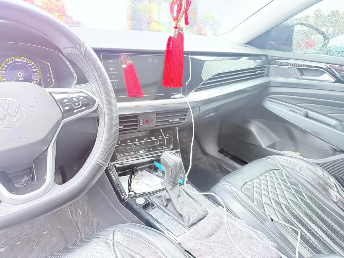 2024 Volkswagen Passat 2.0T 220HP L4 7DCT,autocango,china used car exporter,china ev exporter,chinese used car exporter,chinese used ev exporter