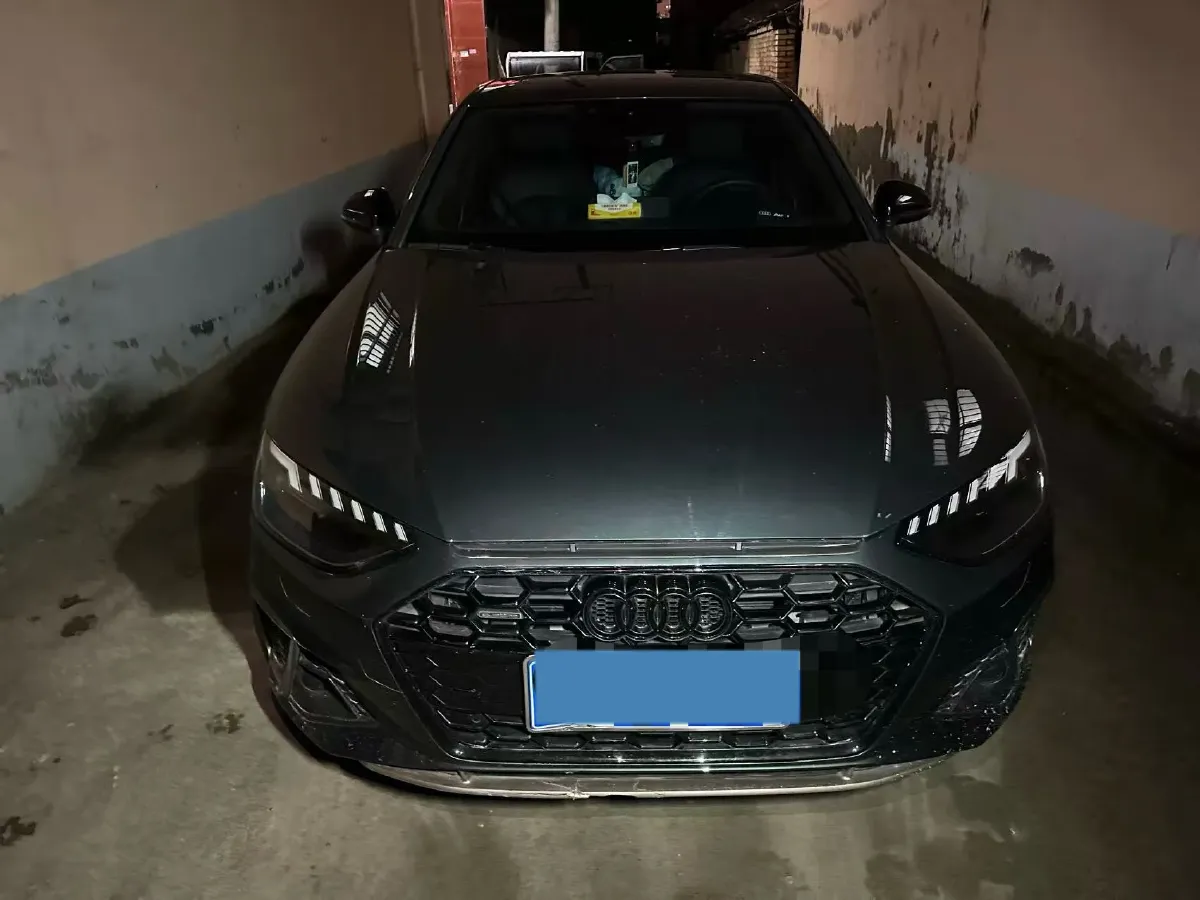 2024 Audi A4L 2.0T 190HP L4 7DCT,autocango,china used car exporter,china ev exporter,chinese used car exporter,chinese used ev exporter