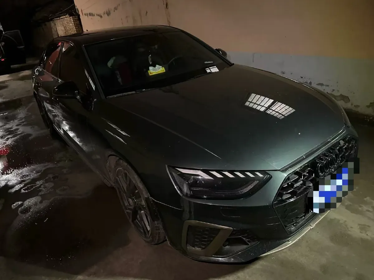 2024 Audi A4L 2.0T 190HP L4 7DCT,autocango,china used car exporter,china ev exporter,chinese used car exporter,chinese used ev exporter