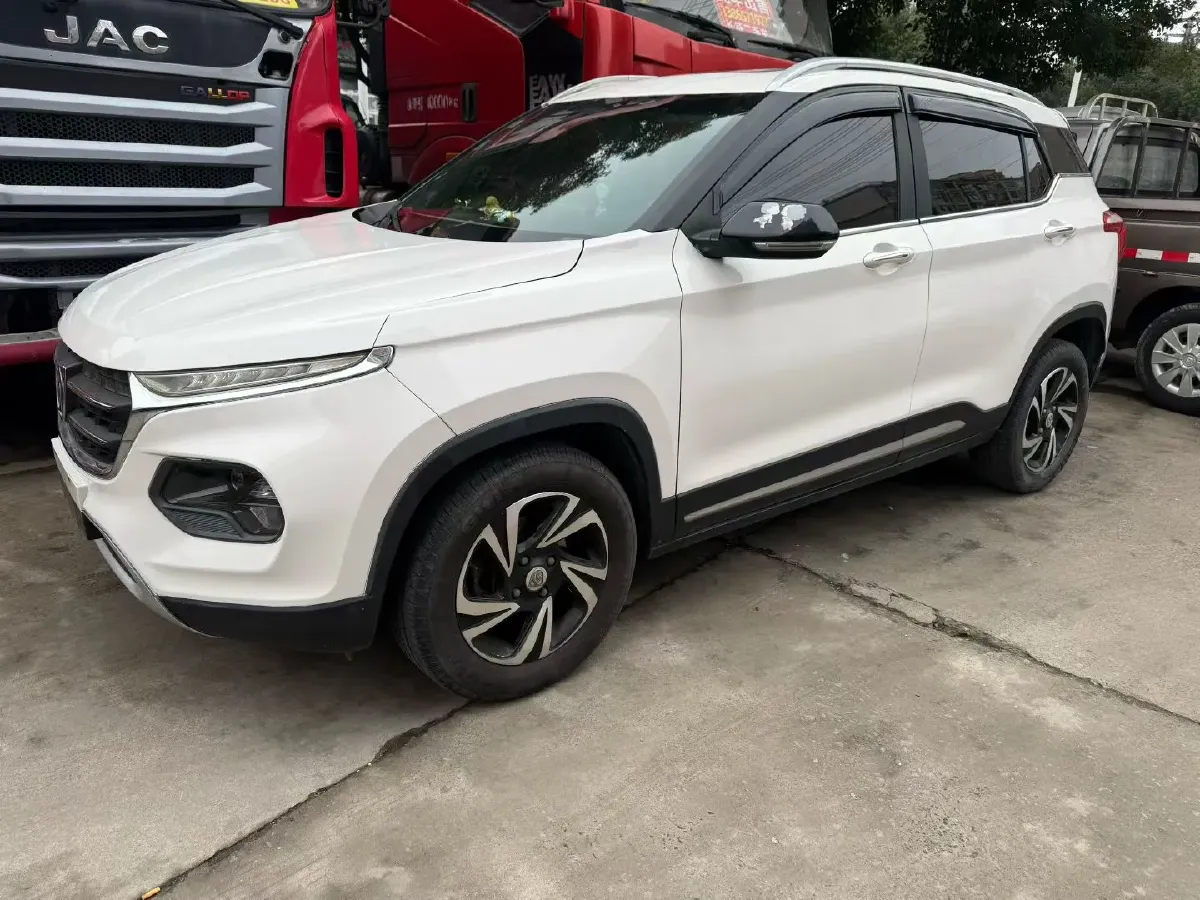 2018 BaoJun 530 1.5T 150HP L4 6MT,autocango,china used car exporter,china ev exporter,chinese used car exporter,chinese used ev exporter