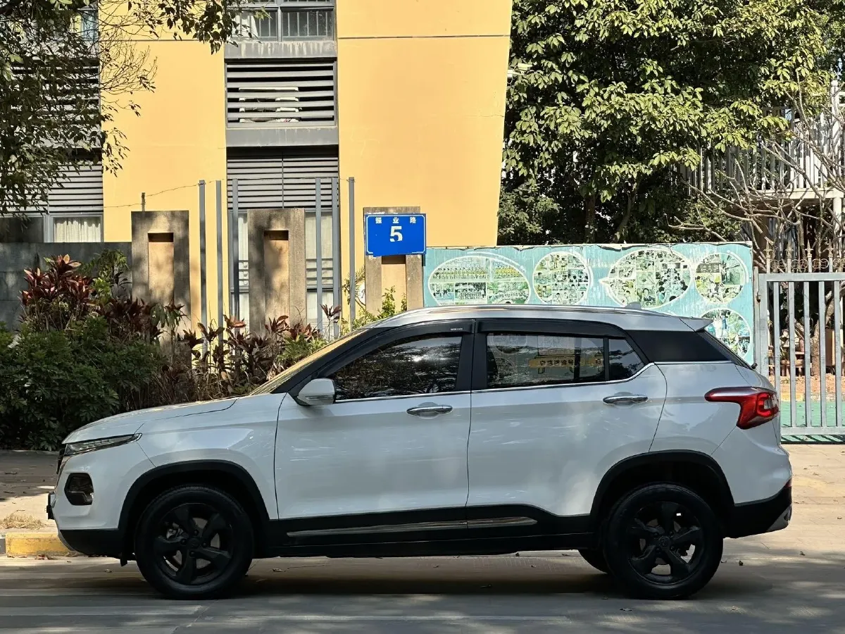 2018 KaiYi E3 1.6L 110HP L4 5MT,autocango,china used car exporter,china ev exporter,chinese used car exporter,chinese used ev exporter
