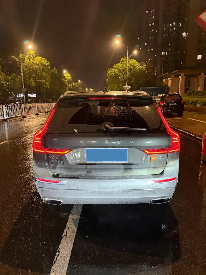 2021 Volvo XC60 2.0T 250HP L4 8AT,autocango,china used car exporter,china ev exporter,chinese used car exporter,chinese used ev exporter